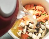Tavaszi zöldségleves sajtgombóccal.. 🥕 recept fázis 6 fotója