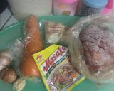 Foto langkah ke 1 dari resep Sup Daging Sapi dengan Bakso & Wortel.