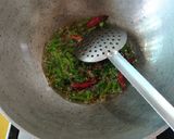 A picture of step 2 of Maharashtrian upma.