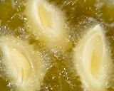 Foto langkah ke 12 dari resep Karipap (pastel singapura) isi labu kuning dan ayam.