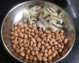 "चटपटीत भरल कारल" रेसिपी स्टेप 2 फोटो 
