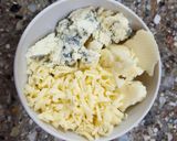 Foto del paso 2 de la receta: 🍳🧀Revuelto de repollitos de Bruselas a los 4 quesos 🧀🍳