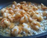 Foto del paso 2 de la receta: Corbatas con crema y camarones