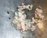 Foto langkah ke 2 dari resep Tumis Cabai Hijau Tomat Hijau dan Teri.