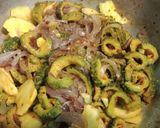 A picture of step 3 of Karelay piyaz.