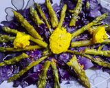 Foto del paso 7 de la receta: Repollo morado con espárragos y algo más.