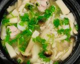 Hình bước làm 3 của món Canh nấm nấu mọc