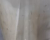 A picture of step 2 of Banana and date shake.