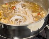 รูปขั้นตอนการทำที่ 6 ของ แกงไก่บ้านใส่วุ้นเส้น