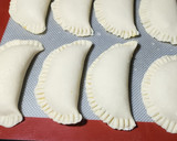 Foto del paso 9 de la receta: 🥟🧀🥕🧅🫑 Empanadas de vegetales y queso - Zapallito, cebolla, morrón y zanahoria - #Sintacc 🫑🧅🥕🧀🥟