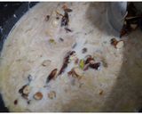 A picture of step 5 of Sheer Khurma.