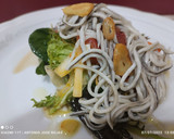 Foto del paso 4 de la receta: Ensalada de gulas con verduras templadas