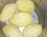 A picture of step 2 of Bhajia crunched-potatoes#jikoni challenge.