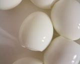 A picture of step 3 of Tamil style fried eggs.