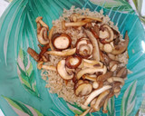 Foto del paso 3 de la receta: Mix de setas con arroz y huevo