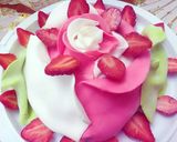 Foto del paso 1 de la receta: Pastel de fresa con leche condensada. súper fácil y rápido