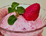 Foto del paso 3 de la receta: Helado cremoso de frutilla 🍓 versión saludable 🍓🥛 solo 2 ingredientes