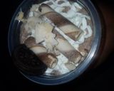 A picture of step 3 of Oreo freak shake.