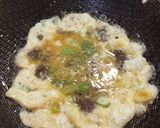 Foto langkah ke 2 dari resep Khai Jiao Nuea Sab (ไข่เจียวเนื้อสับ).