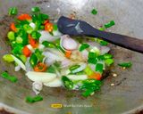 Foto langkah ke 2 dari resep Telur Ceplok Berbumbu.