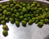 A picture of step 1 of Green cheakpea tikkies.