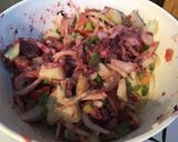 Une image de l'étape 16 de Salade marinée de pommes de terre, patates douces violettes, harengs, tomates et poivron.
