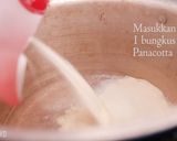 Foto langkah ke 1 dari resep Panna Cotta Dessert Omura Saus Strawberry.