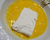 A picture of step 3 of Fried Feta with Honey.
