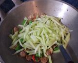Foto langkah ke 4 dari resep 45. Tumis labu siam kembang bawang.