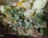 A picture of step 2 of Potato stuffed sandwich with green chutney.