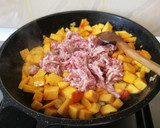 Foto del paso 3 de la receta: Fideuá con pollo y calabaza
