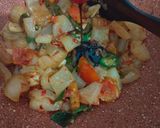Foto langkah ke 5 dari resep Tumis Kikil Cabe Hijau.