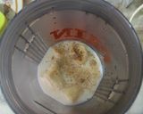 A picture of step 2 of Banana shake.