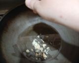 A picture of step 1 of Vegetable chow may.