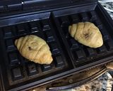 صورة لخطوة 2 من وصفة كروفلز 🧇🥐 Croffles