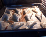 Foto del paso 3 de la receta: Triángulos rellenos (Trigoane)