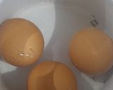 Foto del paso 1 de la receta: Costeletas de cerdo a la riojana, perejil, ajo, huevo y manzanas
