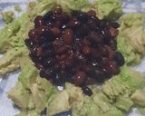 Foto del paso 3 de la receta: Palta y algo más en ensalada