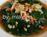 Foto langkah ke 4 dari resep Tumis sawi telur orak arik.