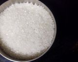 A picture of step 2 of Kaju Dudhi Halwa.