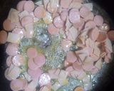 Foto del paso 4 de la receta Salsa bechamel con embutidos y pollo