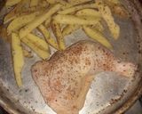 Foto del paso 1 de la receta: Pata muslo con papas saborizada al horno