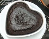 A picture of step 4 of Valentines gift cake.