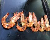 Une image de l'étape 4 de Gambas géantes grillées aux épices italiennes.