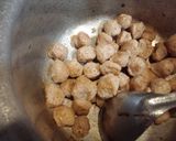 A picture of step 2 of Hotel style Soyabean ki sabji😋😋.