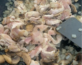 Foto del paso 2 de la receta: Pollo con nata y champiñones