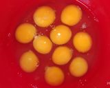 Foto del paso 1 de la receta: Tallarines caseros al huevo con albóndigas de película