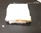 A picture of step 4 of Instant garlic bread.