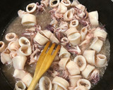 Foto del paso 1 de la receta: Fabes con calamares