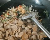 Foto langkah ke 8 dari resep Mie Goreng pedas manis.